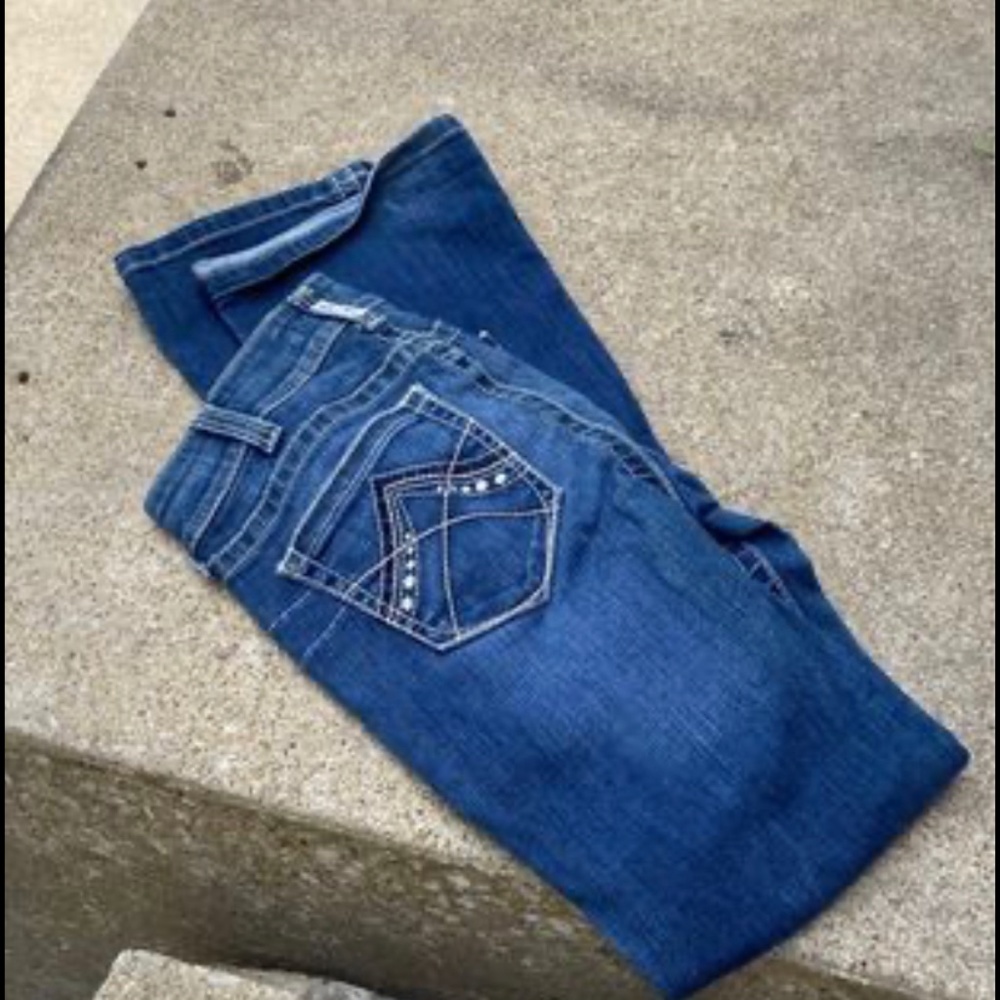 Ariat